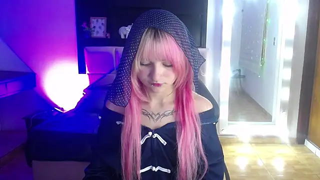  Charlotte Collins  online show from June 2026 03:53:01 PM