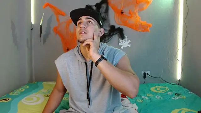 massimo vidal  online show from October 2025 02:54:01 PM