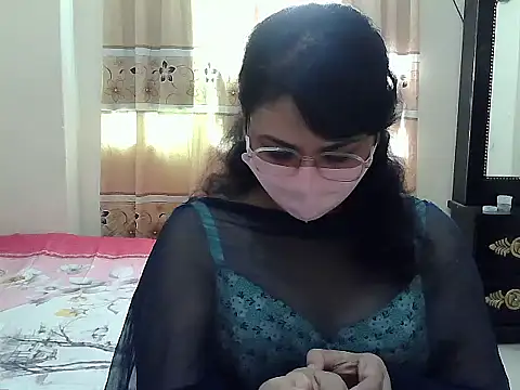 Snapshot of Elena_cruz5 chatting on October 2025 06:21:01 AM Elena cruz5 online show from October 2025 06:21:01 AM