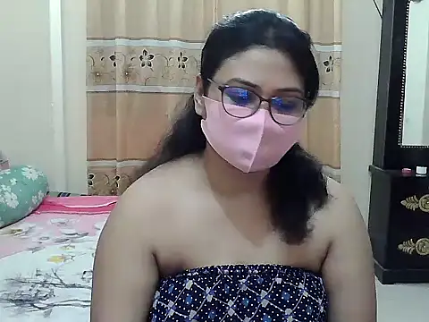 Snapshot of Elena_cruz5 chatting on October 2025 02:12:01 PM Elena cruz5 online show from October 2025 02:12:01 PM