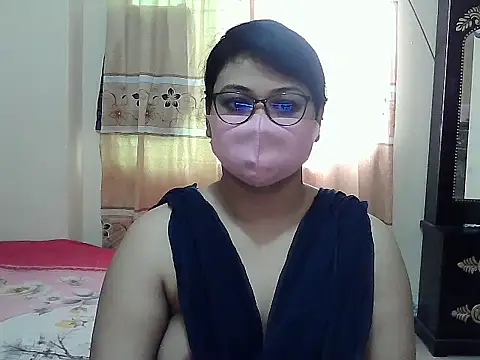 Snapshot of Elena_cruz5 chatting on November 2025 01:40:01 AM Elena cruz5 online show from November 2025 01:40:01 AM