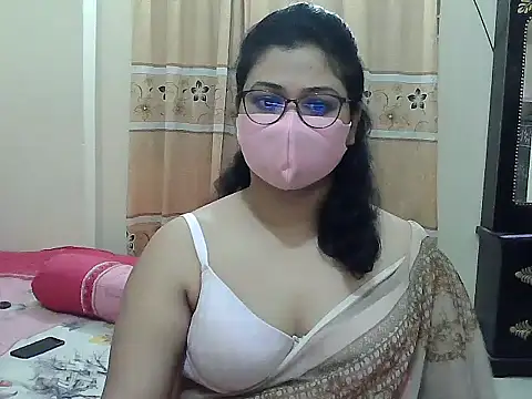 Snapshot of Elena_cruz5 chatting on November 2025 05:35:01 PM Elena cruz5 online show from November 2025 05:35:01 PM