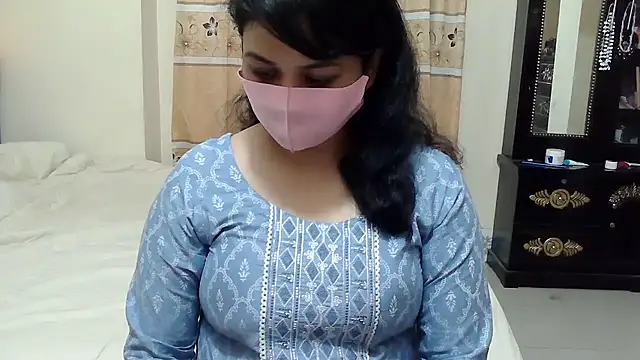 Snapshot of Elena_cruz5 chatting on November 2025 05:12:01 PM Elena cruz5 online show from November 2025 05:12:01 PM