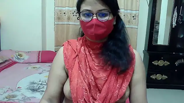 Snapshot of Elena_cruz5 chatting on November 2025 12:50:02 PM Elena cruz5 online show from November 2025 12:50:02 PM