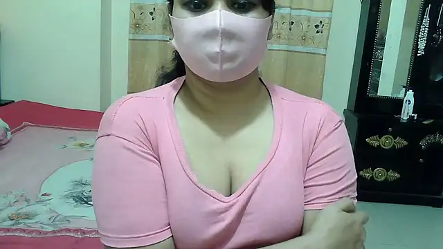 Snapshot of Elena_cruz5 chatting on December 2025 04:35:01 PM Elena cruz5 online show from December 2025 04:35:01 PM