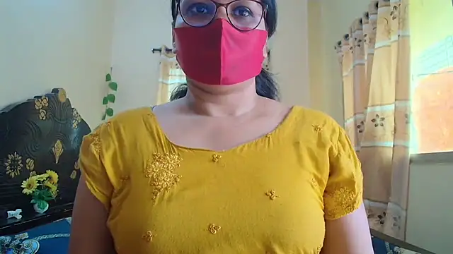 Snapshot of Elena_cruz5 chatting on April 2026 03:48:02 AM Elena cruz5 online show from April 2026 03:48:02 AM