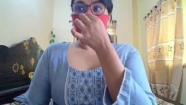 Snapshot of Elena_cruz5 chatting on May 2026 02:30:01 AM Elena cruz5 online show from May 2026 02:30:01 AM