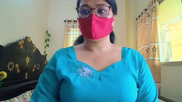Snapshot of Elena_cruz5 chatting on May 2026 03:23:02 AM Elena cruz5 online show from May 2026 03:23:02 AM