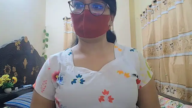 Snapshot of Elena_cruz5 chatting on May 2026 06:14:02 PM Elena cruz5 online show from May 2026 06:14:02 PM