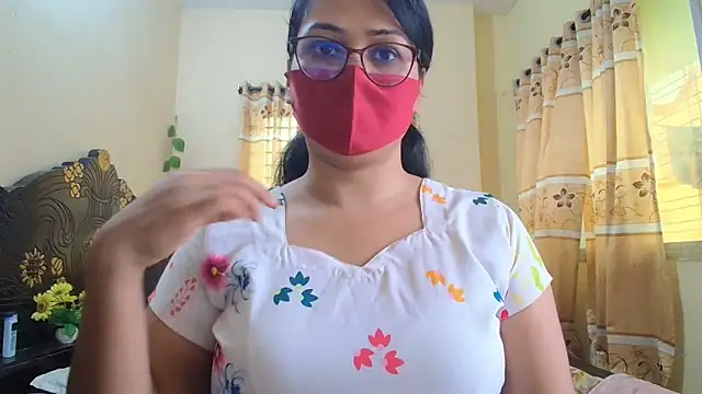Snapshot of Elena_cruz5 chatting on May 2026 03:46:01 AM Elena cruz5 online show from May 2026 03:46:01 AM