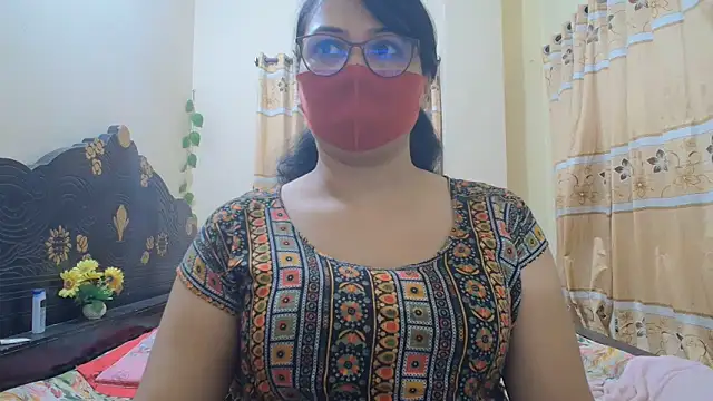 Snapshot of Elena_cruz5 chatting on May 2026 05:10:02 PM Elena cruz5 online show from May 2026 05:10:02 PM