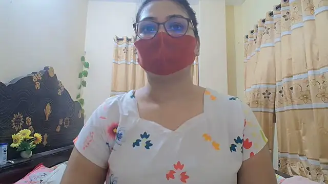 Snapshot of Elena_cruz5 chatting on June 2026 04:13:01 PM Elena cruz5 online show from June 2026 04:13:01 PM