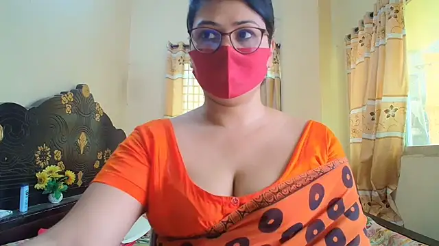 Snapshot of Elena_cruz5 chatting on June 2026 04:06:01 AM Elena cruz5 online show from June 2026 04:06:01 AM