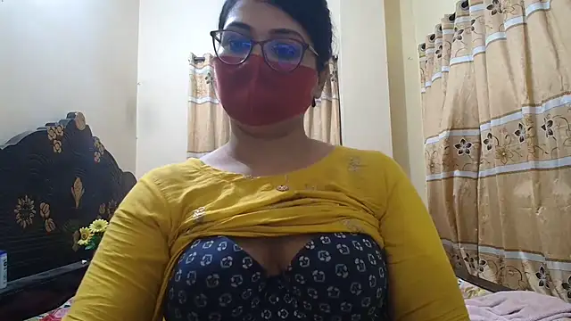 Snapshot of Elena_cruz5 chatting on June 2026 04:55:01 PM Elena cruz5 online show from June 2026 04:55:01 PM