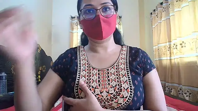 Snapshot of Elena_cruz5 chatting on June 2026 04:37:01 AM Elena cruz5 online show from June 2026 04:37:01 AM