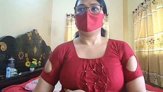 Snapshot of Elena_cruz5 chatting on June 2026 05:05:01 AM Elena cruz5 online show from June 2026 05:05:01 AM