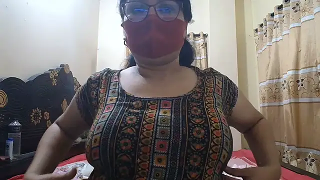 Snapshot of Elena_cruz5 chatting on June 2026 06:51:02 PM Elena cruz5 online show from June 2026 06:51:02 PM