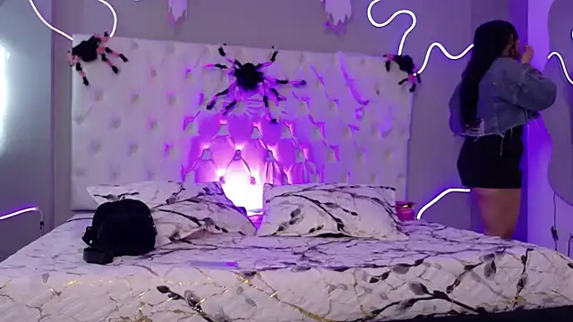 Snapshot of Emma_visconti chatting on October 2025 12:56:01 PM Emma visconti online show from October 2025 12:56:01 PM