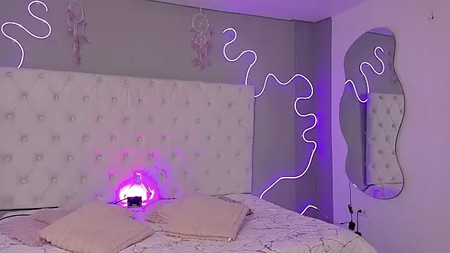 Snapshot of Emma_visconti chatting on November 2025 12:39:02 PM Emma visconti online show from November 2025 12:39:02 PM