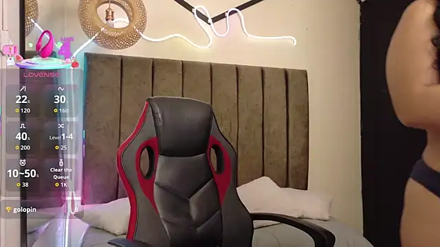 Snapshot of Emma_visconti chatting on December 2025 08:13:02 PM Emma visconti online show from December 2025 08:13:02 PM