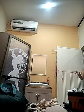 SaraBust online show from October 2025 03:12:01 PM