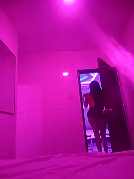 SaraBust online show from November 2025 09:02:01 PM