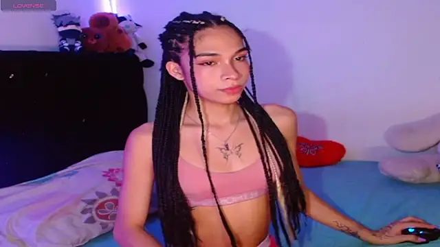 Snapshot of NathaliaPaz_ chatting on May 2026 12:04:02 PM NathaliaPaz online show from May 2026 12:04:02 PM