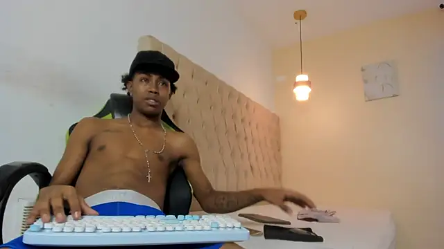 Jax Maliq online show from November 2025 03:31:02 AM