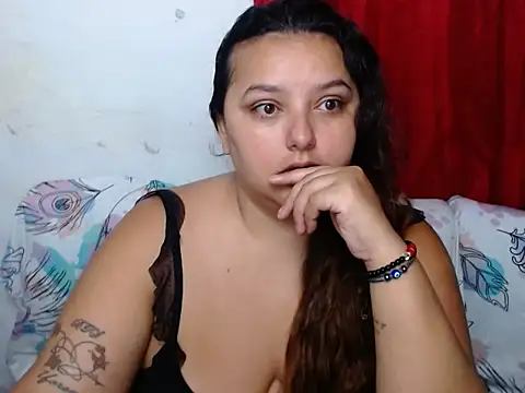 Snapshot of KeilyHall chatting on December 2025 09:47:02 AM KeilyHall online show from December 2025 09:47:02 AM