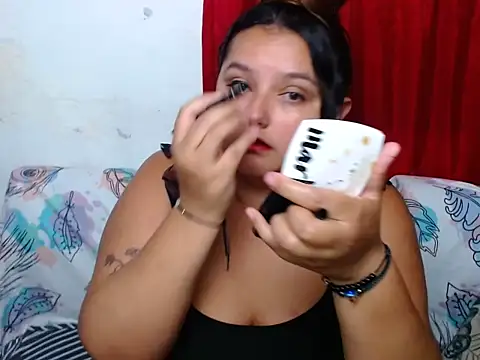 Snapshot of KeilyHall chatting on December 2025 03:37:02 AM KeilyHall online show from December 2025 03:37:02 AM