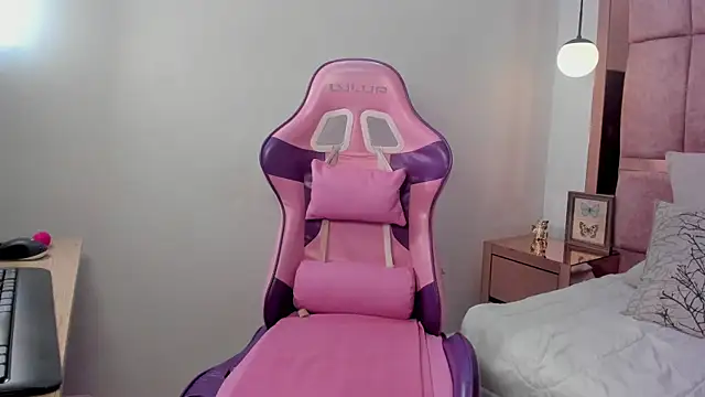 kate lua online show from September 2025 11:56:01 AM