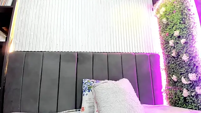 Skarlett hot  online show from January 2026 09:52:02 PM