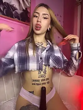 PrettyAshley  online show from December 2025 09:54:02 PM