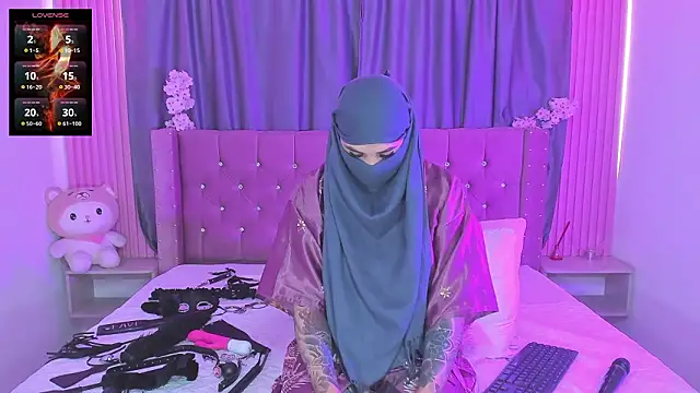 Nayla-Mouna online show from March 2026 07:42:01 PM