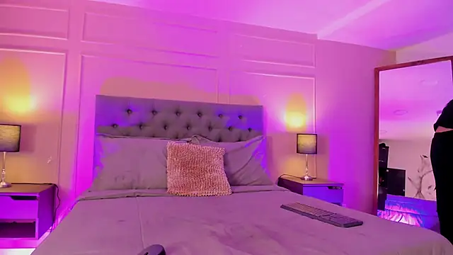 ALICESANDOVAL online show from November 2025 11:21:01 AM