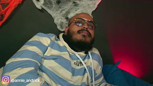 Snapshot of _leda_swan_ chatting on October 2025 01:18:02 PM leda swan online show from October 2025 01:18:02 PM