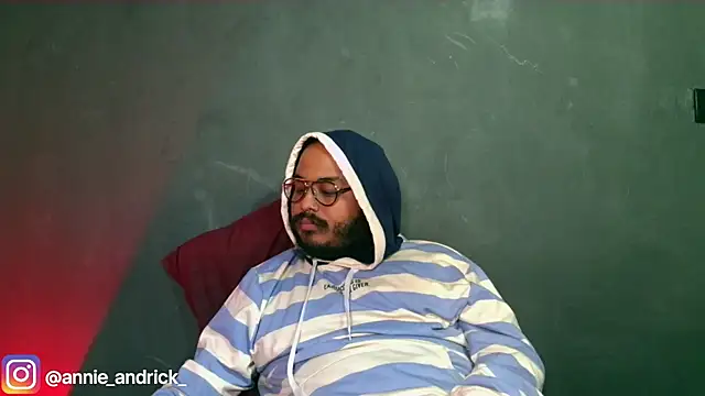 Snapshot of _leda_swan_ chatting on November 2025 12:59:02 PM leda swan online show from November 2025 12:59:02 PM