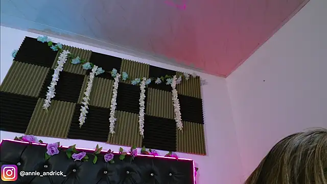  leda swan  online show from July 2026 10:34:02 AM