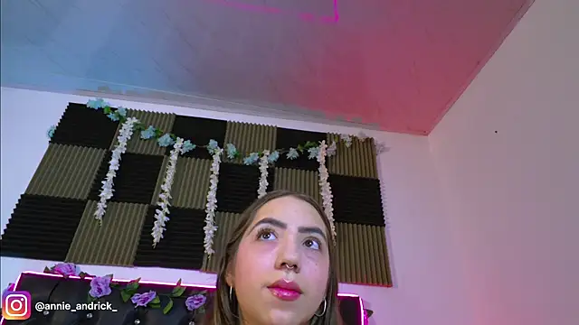  leda swan  online show from July 2026 10:09:01 AM