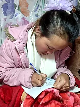 Snapshot of liu-liusexy chatting on December 2025 03:40:02 PM liu-liusexy online show from December 2025 03:40:02 PM