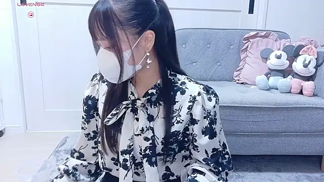 YURi luv online show from October 2025 11:10:01 AM