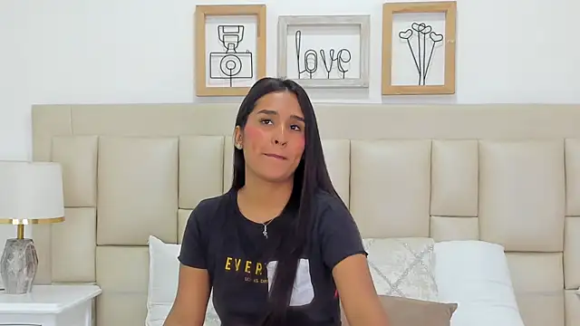 EbonyLudovica online show from December 2025 03:24:01 AM