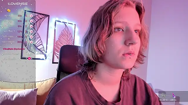 Snapshot of Hailey_Foxy chatting on November 2025 08:37:02 AM Hailey Foxy online show from November 2025 08:37:02 AM