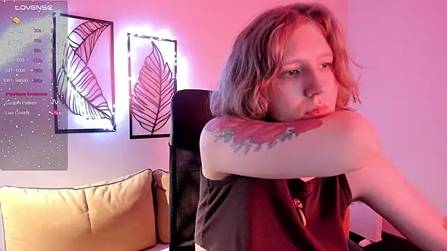 Snapshot of Hailey_Foxy chatting on November 2025 09:21:01 AM Hailey Foxy online show from November 2025 09:21:01 AM