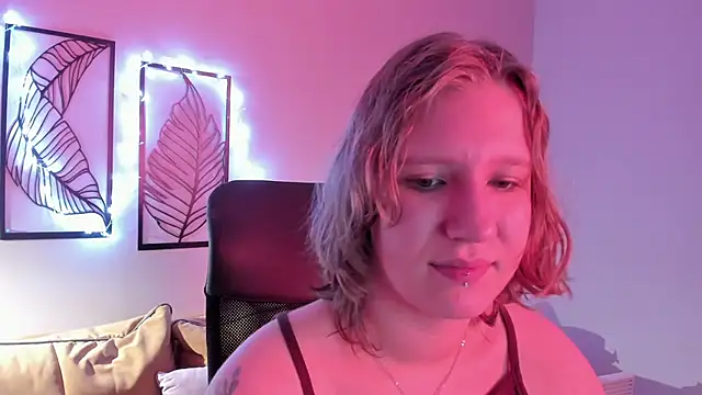 Snapshot of Hailey_Foxy chatting on November 2025 09:20:02 AM Hailey Foxy online show from November 2025 09:20:02 AM