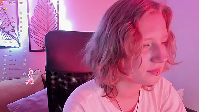 Snapshot of Hailey_Foxy chatting on November 2025 09:09:02 AM Hailey Foxy online show from November 2025 09:09:02 AM