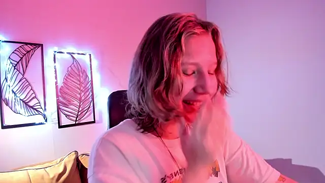 Snapshot of Hailey_Foxy chatting on November 2025 09:00:02 AM Hailey Foxy online show from November 2025 09:00:02 AM