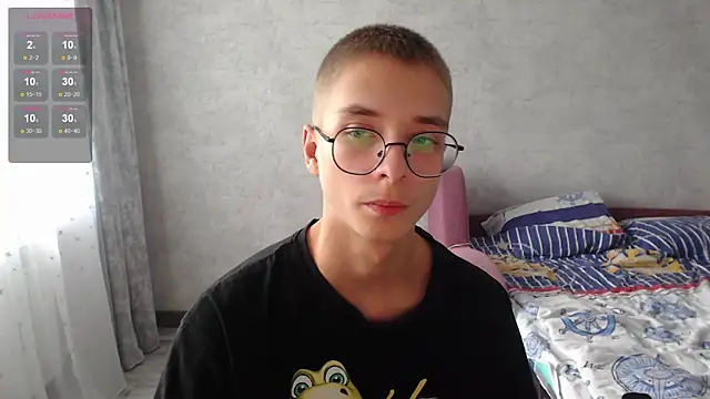 glasses cat online show from November 2025 12:00:02 PM