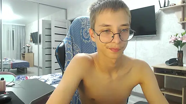 glasses cat online show from July 2026 08:49:02 PM