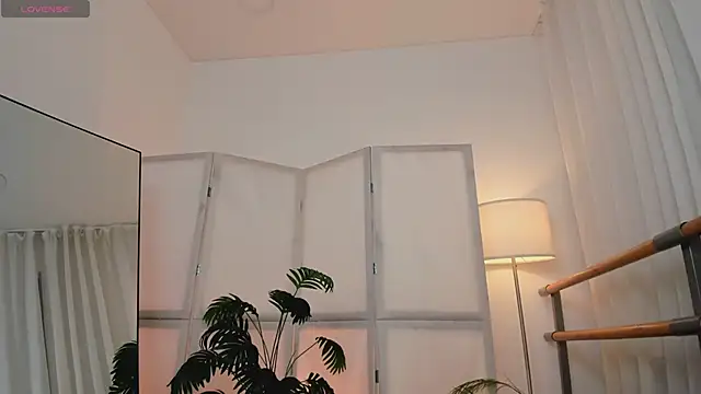 Lina Glow online show from January 2026 06:40:02 AM